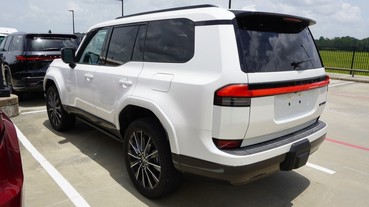 Used 2026 White Lexus GX 550 Luxury image 8