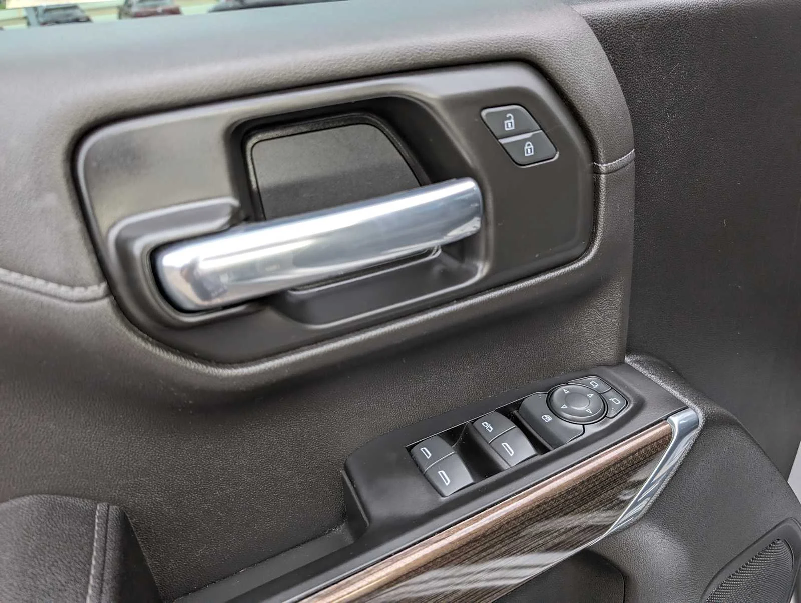 Used 2022 Silver Ice Metallic Chevrolet LT Trail Boss image 34