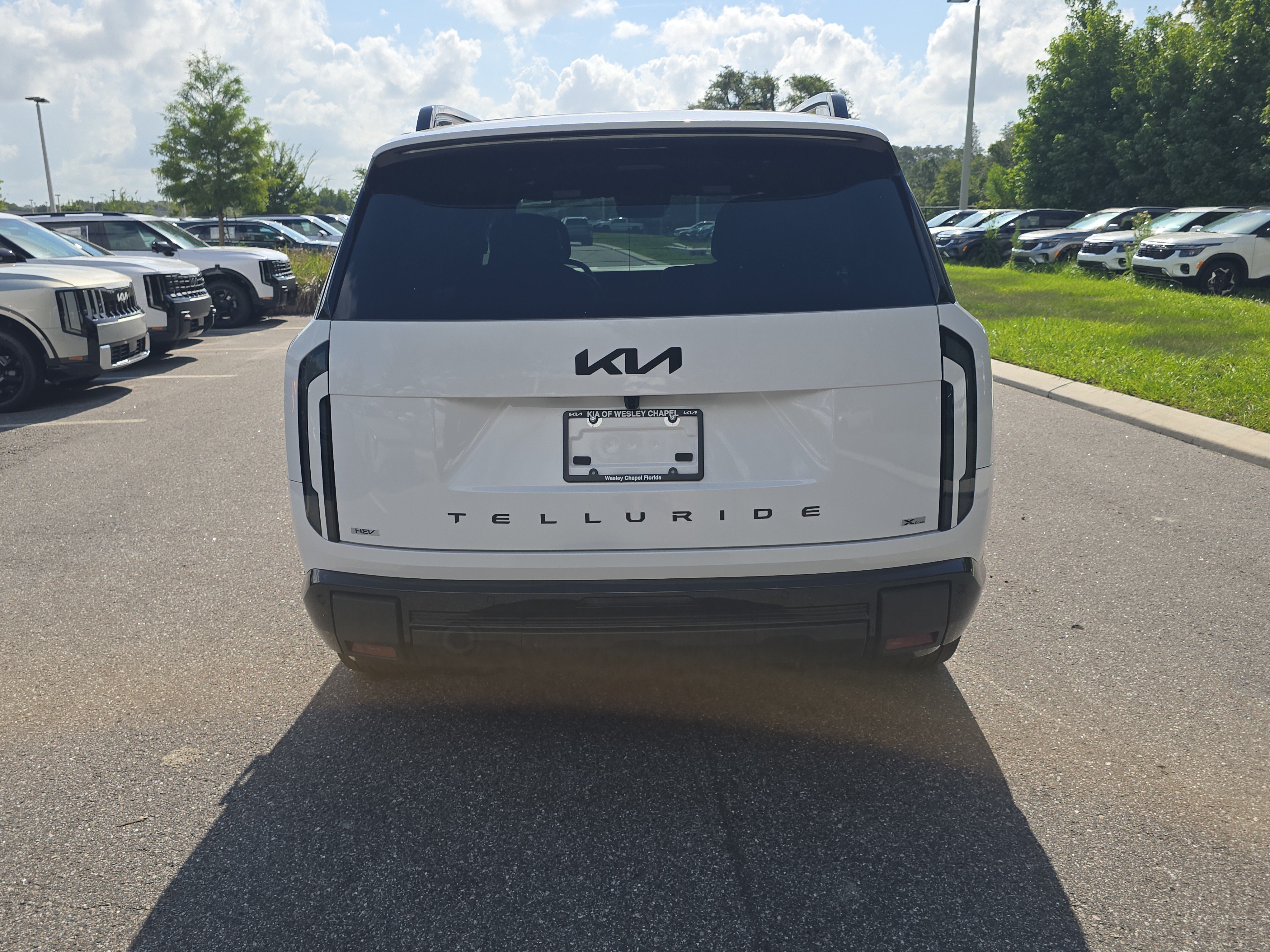 New 2027 Glacial White Pearl Kia X-LINE SX image 7