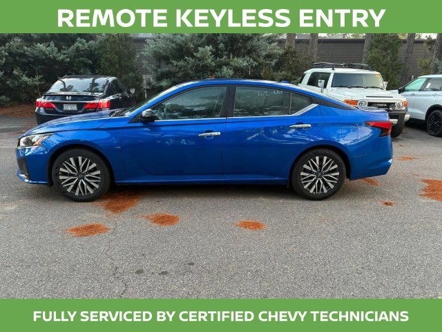 Used 2025 Blue Nissan 2.5 SV image 12