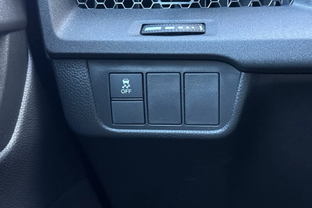 Used 2025  Honda Sport image 31