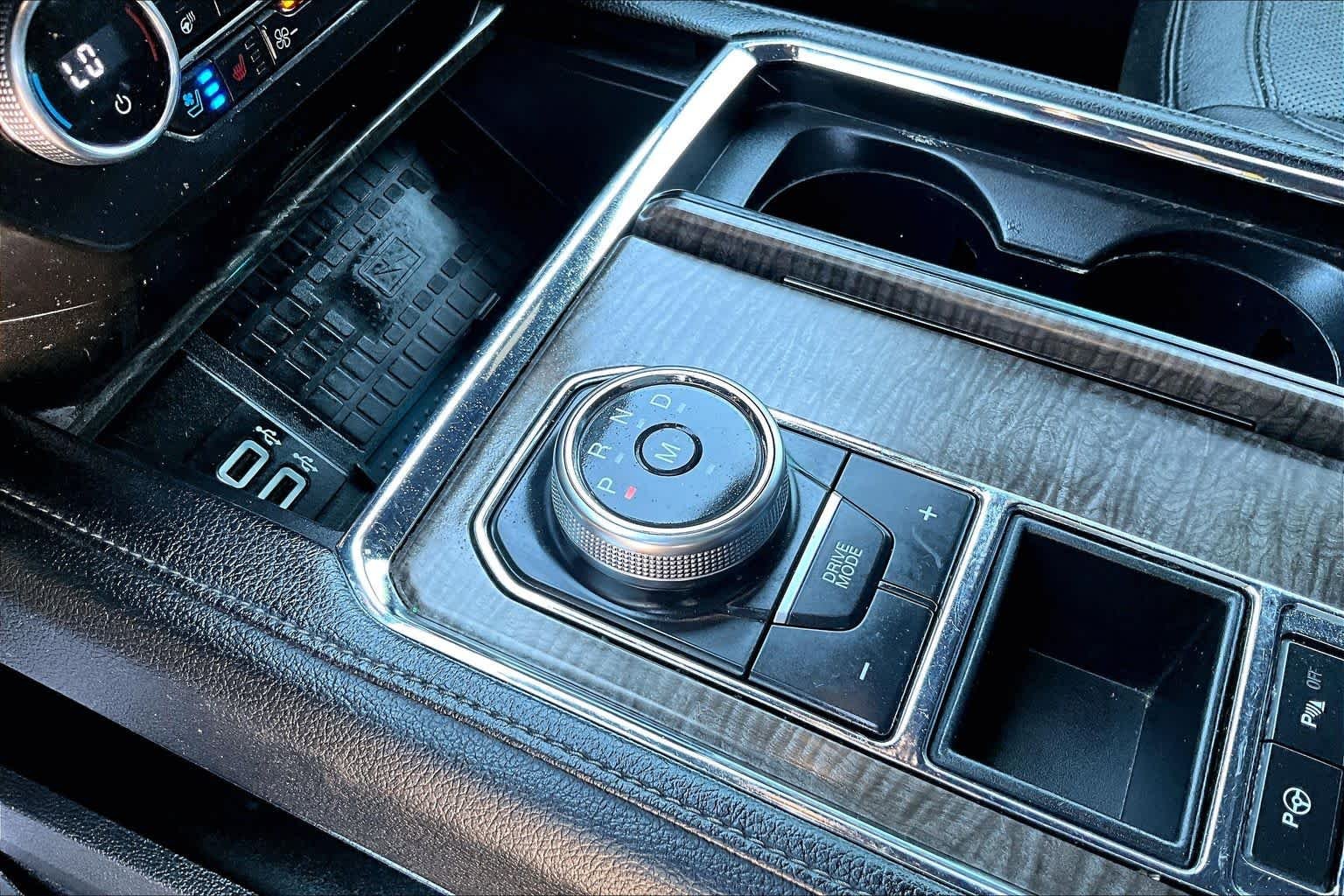 Used 2019 Magnetic Ford Limited image 17