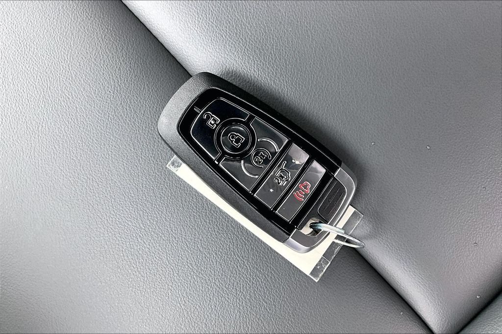 New 2027 Vapor Blue Metallic Ford Active image 34