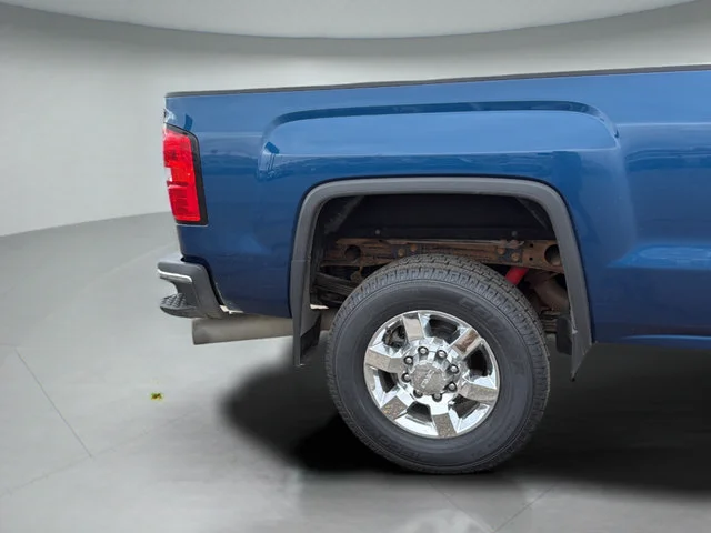 Used 2018 STONE BLUE METALLIC GMC SLT image 26