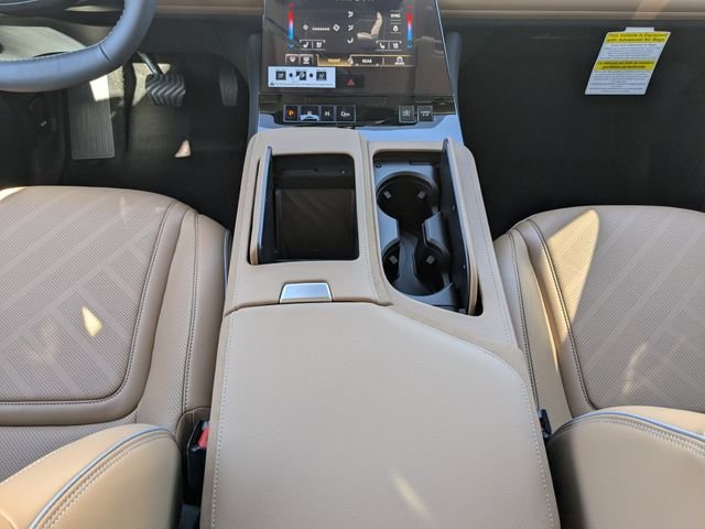 New 2026 RADIANT WHITE INFINITI Luxe 4WD image 18