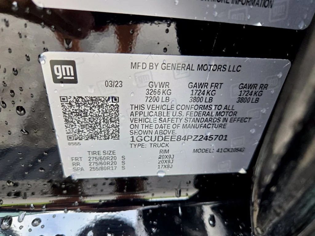 Used 2023 Black Chevrolet RST image 30