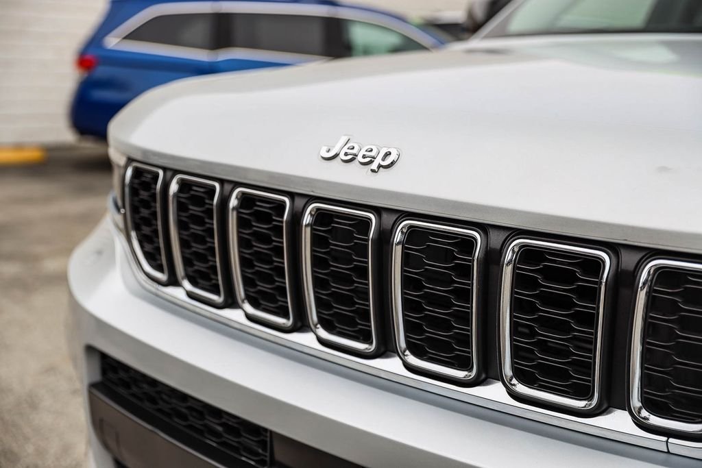 2023 Jeep Grand Cherokee L Laredo - Photo 11