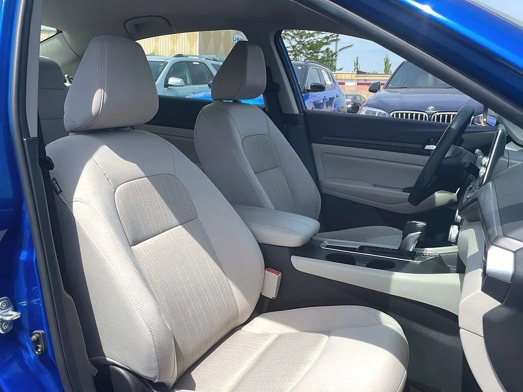 Used 2025 Bluestone Pearl Nissan SV image 20