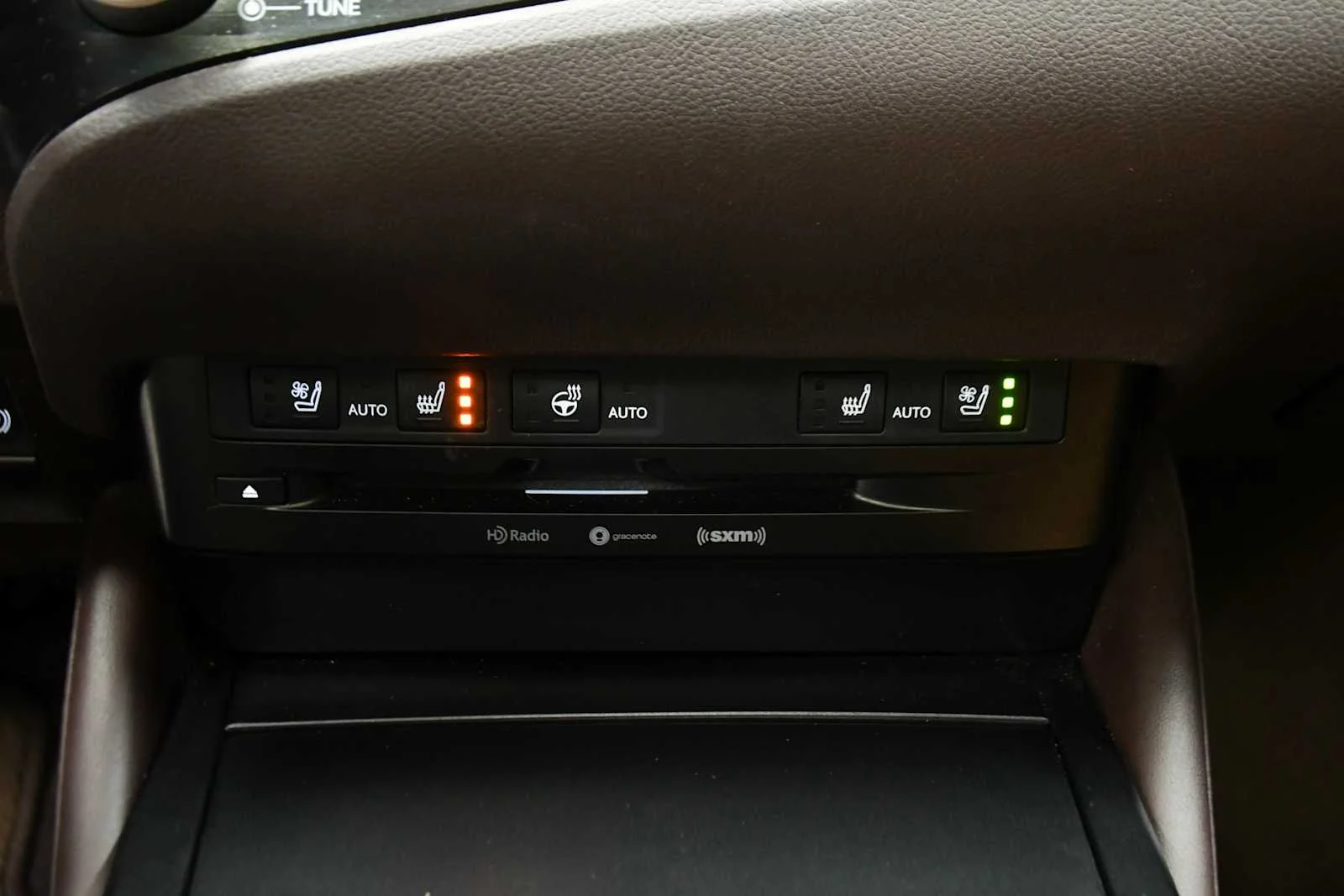 Used 2021 Eminent White Pearl Lexus  image 23