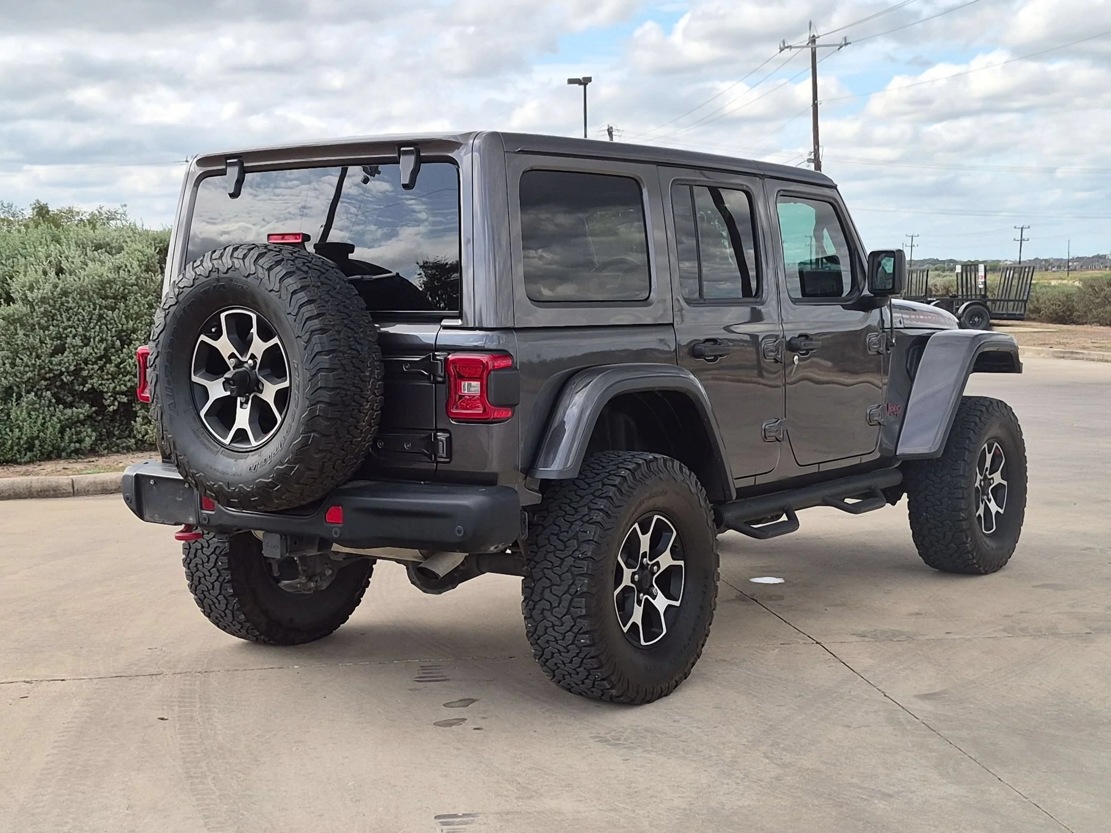 Used 2021 Gray Jeep Unlimited Rubicon image 3