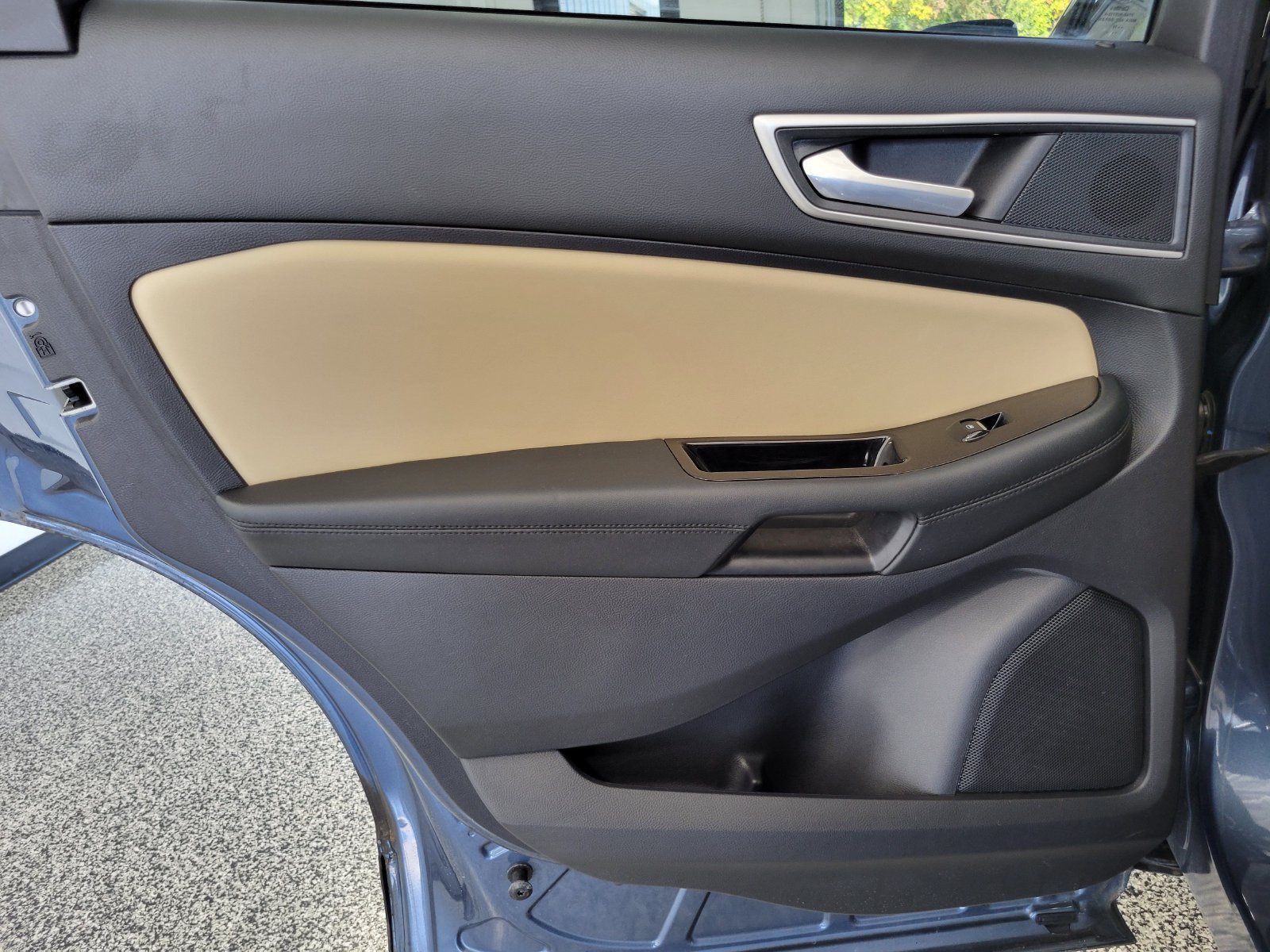 Used 2019 Blue Ford SEL image 25