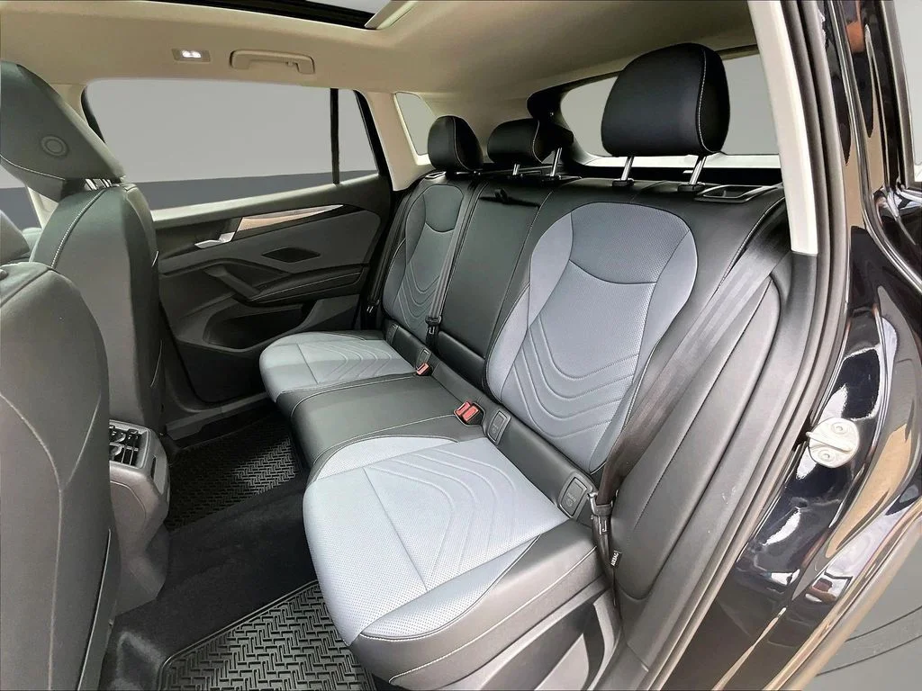 New 2026 Black Volkswagen 2.0T SE image 21