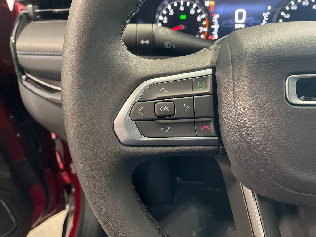 New 2026 Red Hot Pearlcoat Jeep Latitude Altitude image 14