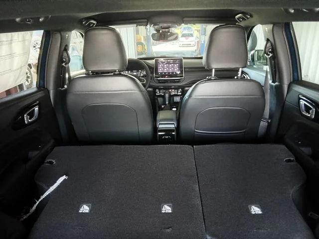 New 2026 Fathom Blue Pearl Coat Jeep Latitude image 38