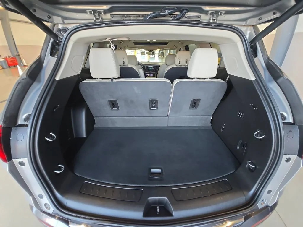 Used 2018 Includes Spectra Gray lower exterior accent color. Buick Premium image 29