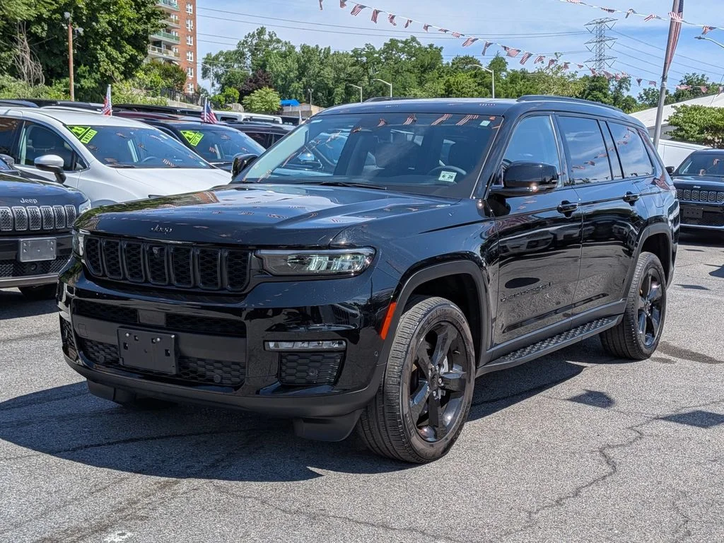 Used 2023 Black Jeep Limited image 1