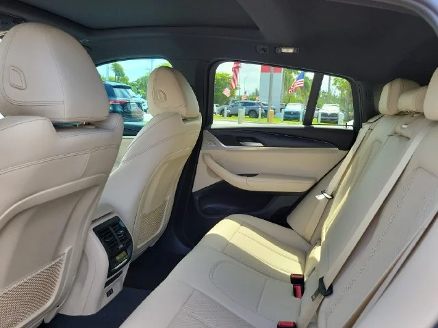 Used 2022 Black BMW xDrive30i image 13