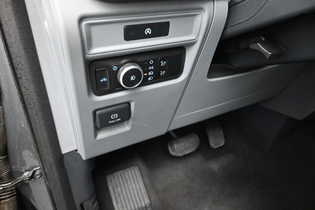 Used 2025 Gray Ford XLT image 13