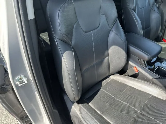 Used 2022 Gray Kia EX image 29