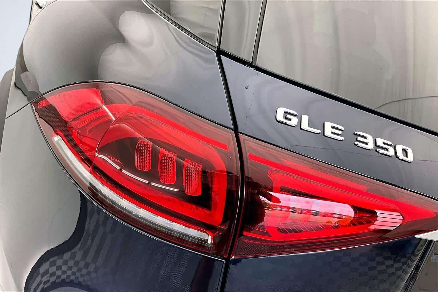 Used 2020 Lunar Blue Metallic Mercedes-Benz GLE 350 image 25