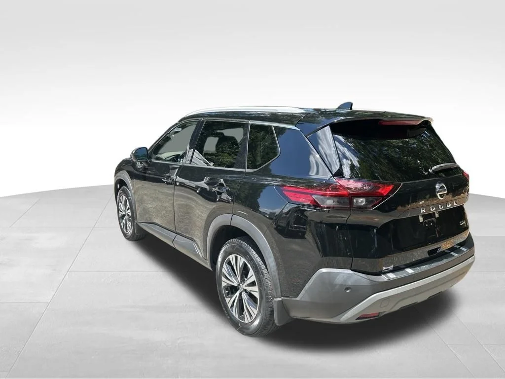 Used 2021 Black Nissan SV image 3