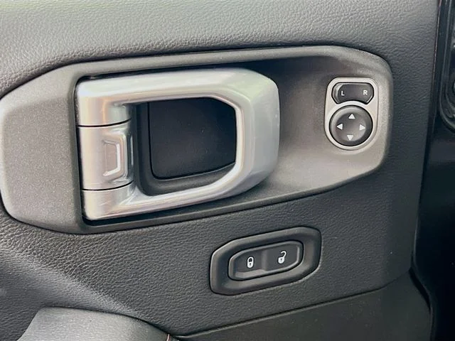 Used 2019 Black Jeep Unlimited Rubicon image 9
