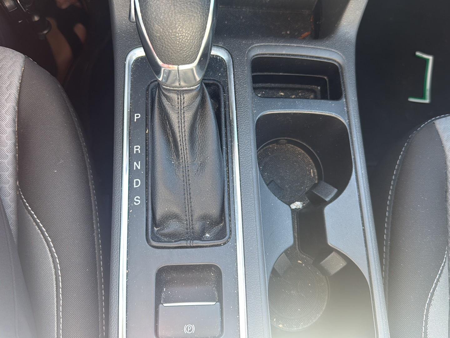 Used 2018 Blue Ford SE image 14