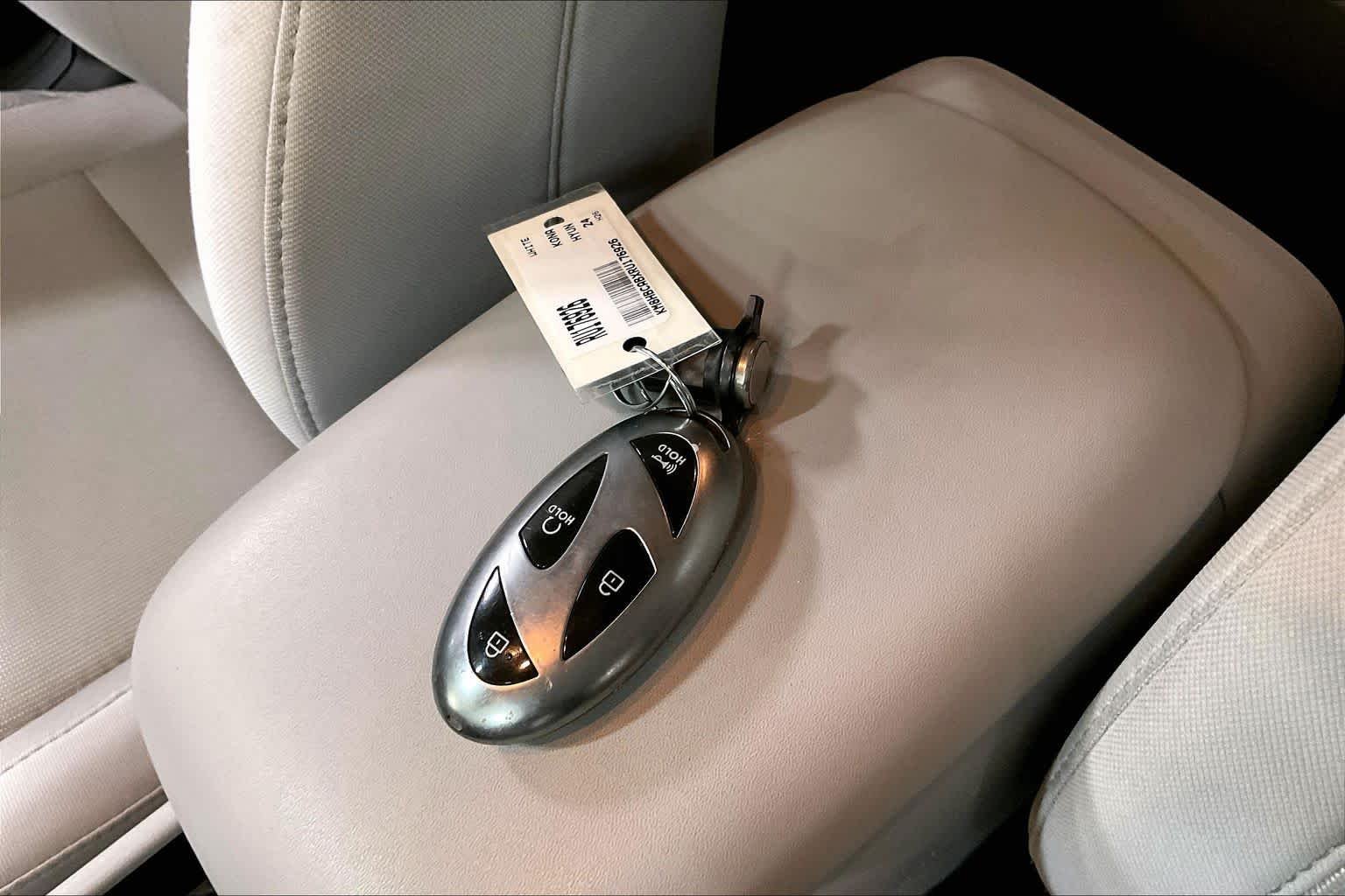 Used 2024 Atlas White Hyundai SEL image 14