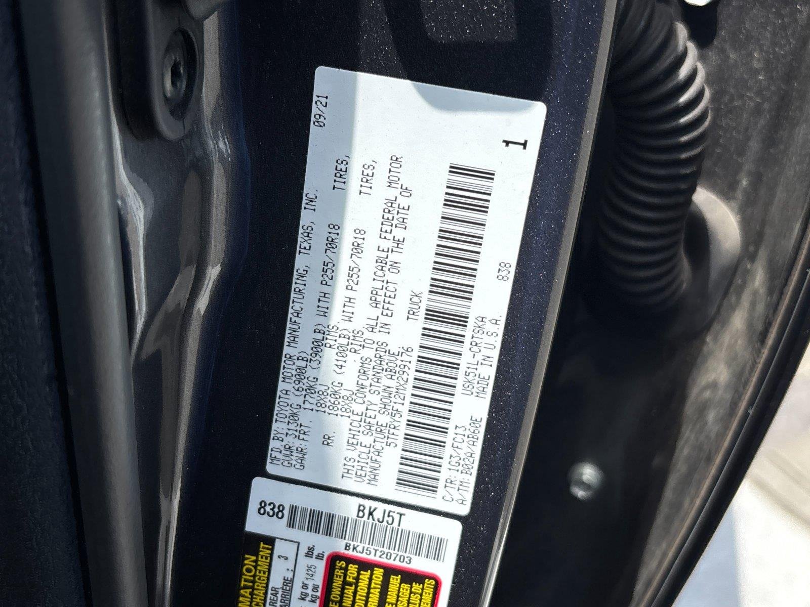 Used 2021 Magnetic Gray Metallic TOYOTA SR5 image 11