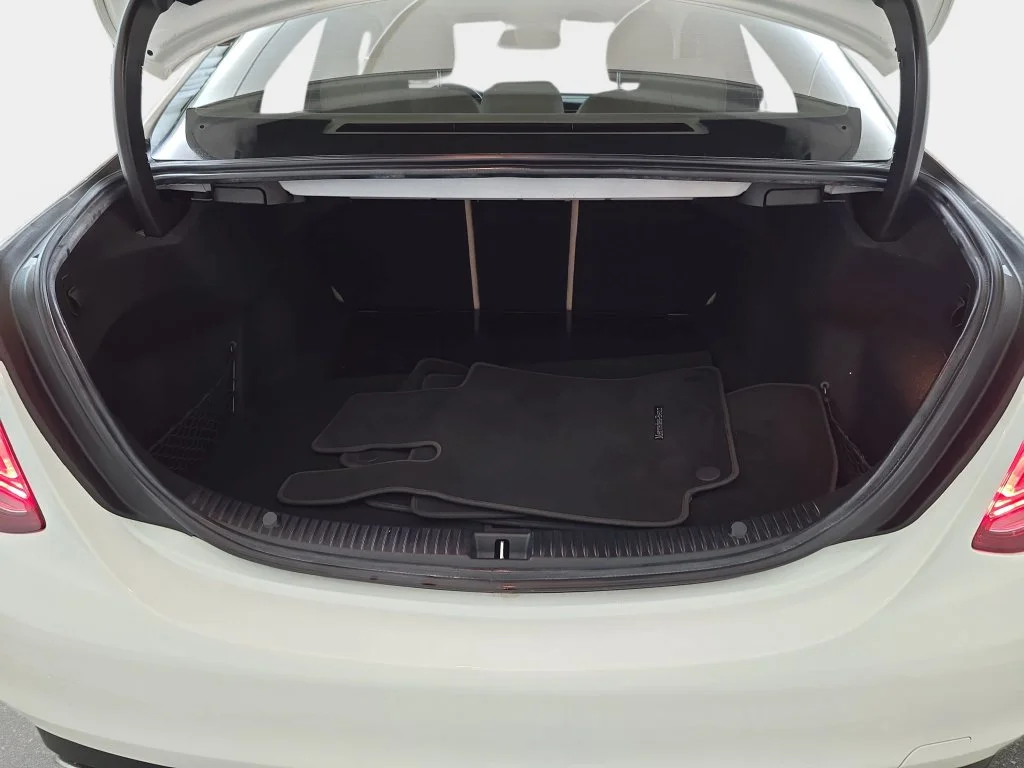 Used 2015  Mercedes-Benz C 300 image 14