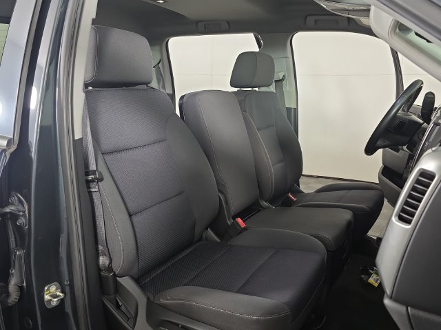 Used 2018 GRAPHITE METALLIC Chevrolet LT image 31