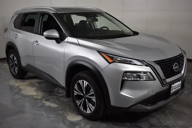 Used 2023 Silver Nissan SV image 11