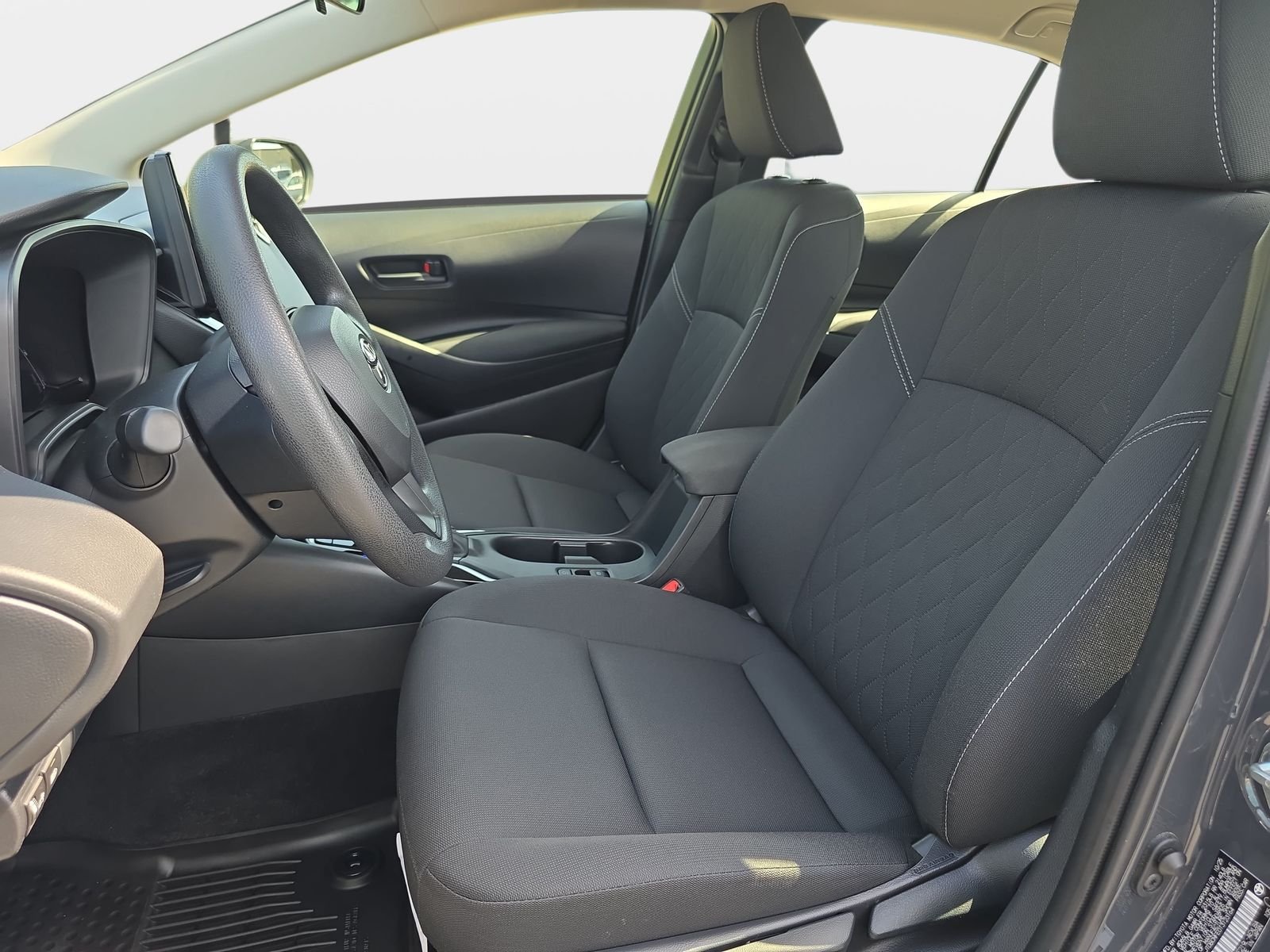2026 Toyota Corolla LE - Photo 14