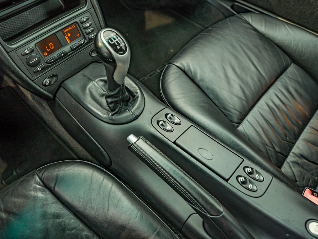 Used 2003 Carrara White Porsche Carrera image 37