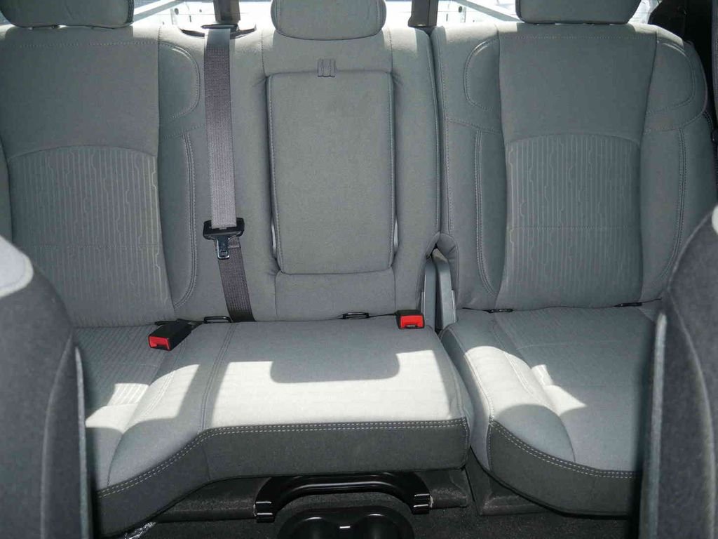 Used 2022 White Ram Big Horn image 41