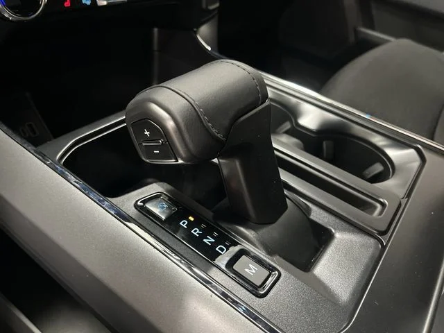 New 2026 Oxford White Ford XLT image 21