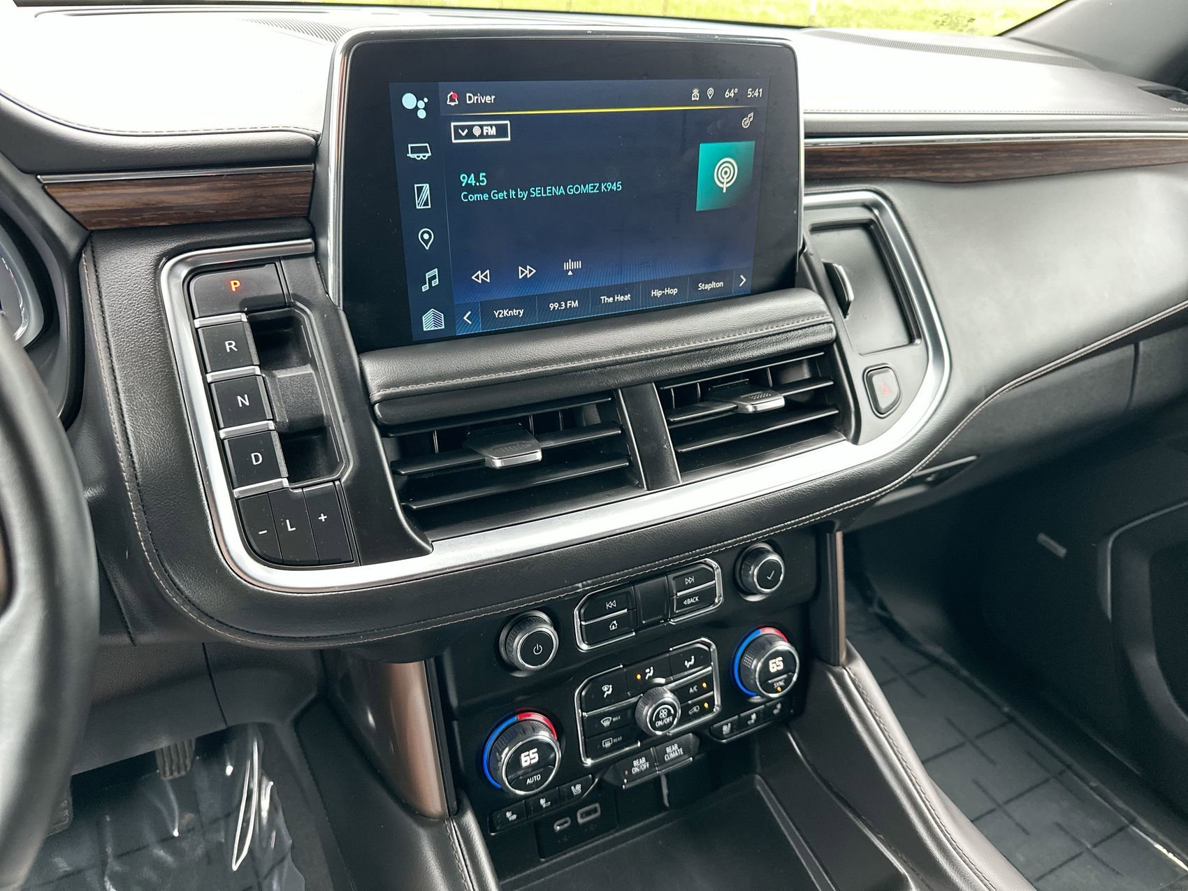 Used 2023 Black Chevrolet High Country image 16