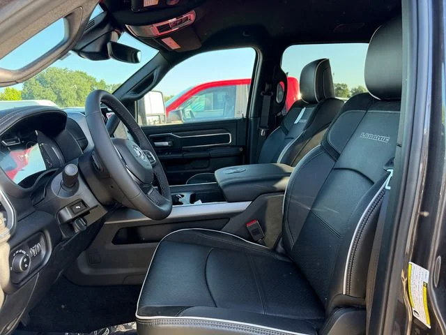 New 2026 Granite Crystal Metallic Clear-Coat Exterior Paint RAM Laramie image 15