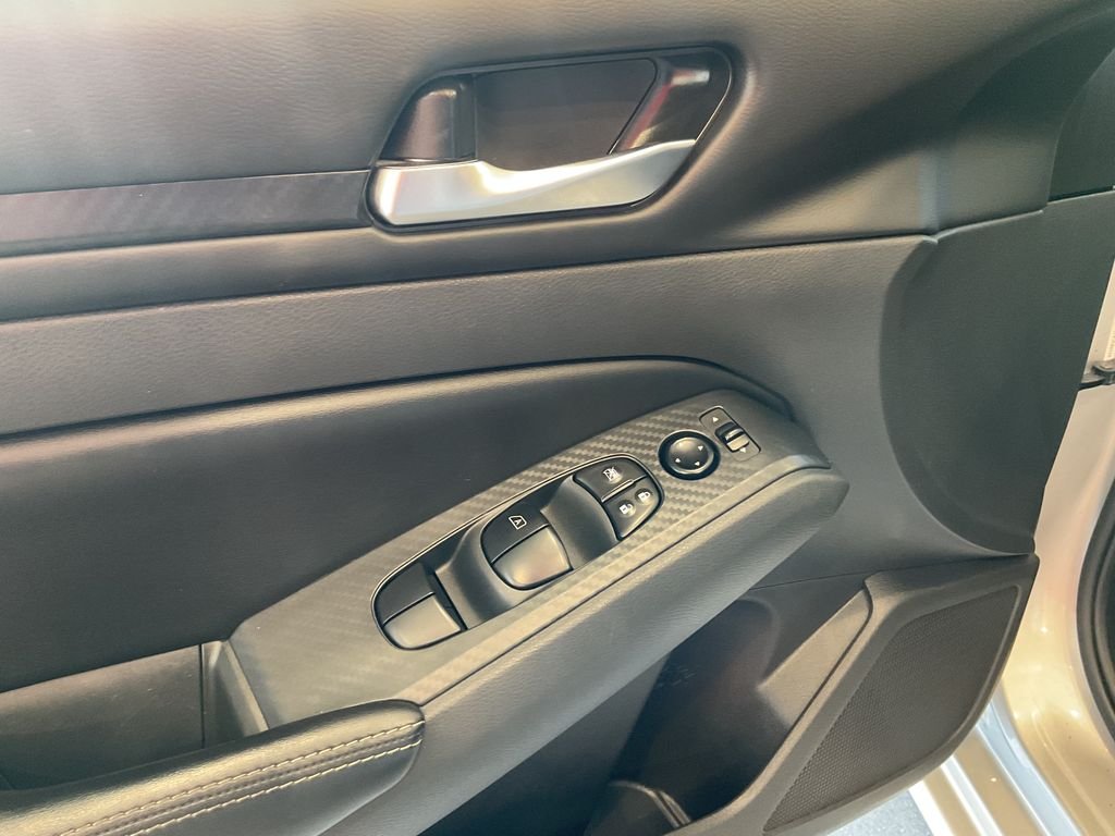 Used 2024 Silver Nissan 2.5 SV image 11