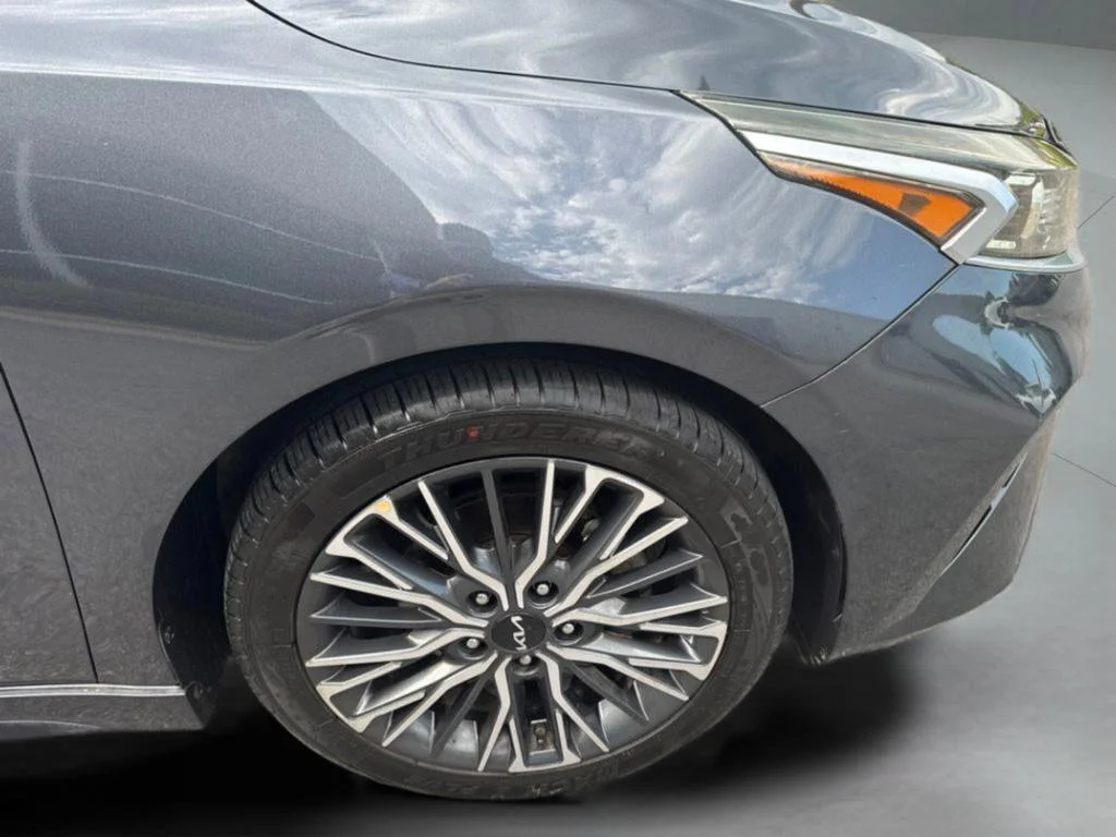 Used 2023 Gravity Gray Kia GT-Line image 34