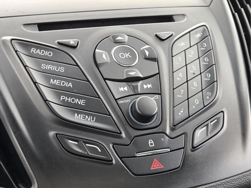 Used 2015 Ruby Red Metallic FORD FWD 4DR SE image 27