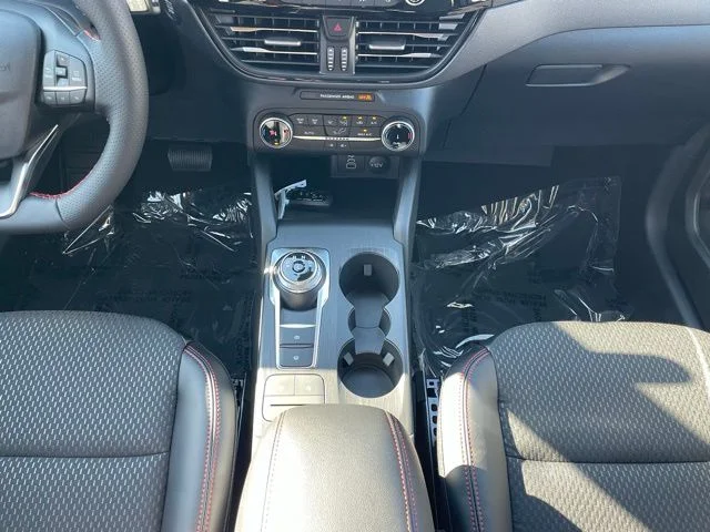 2026 Ford Escape ST-Line - Photo 12