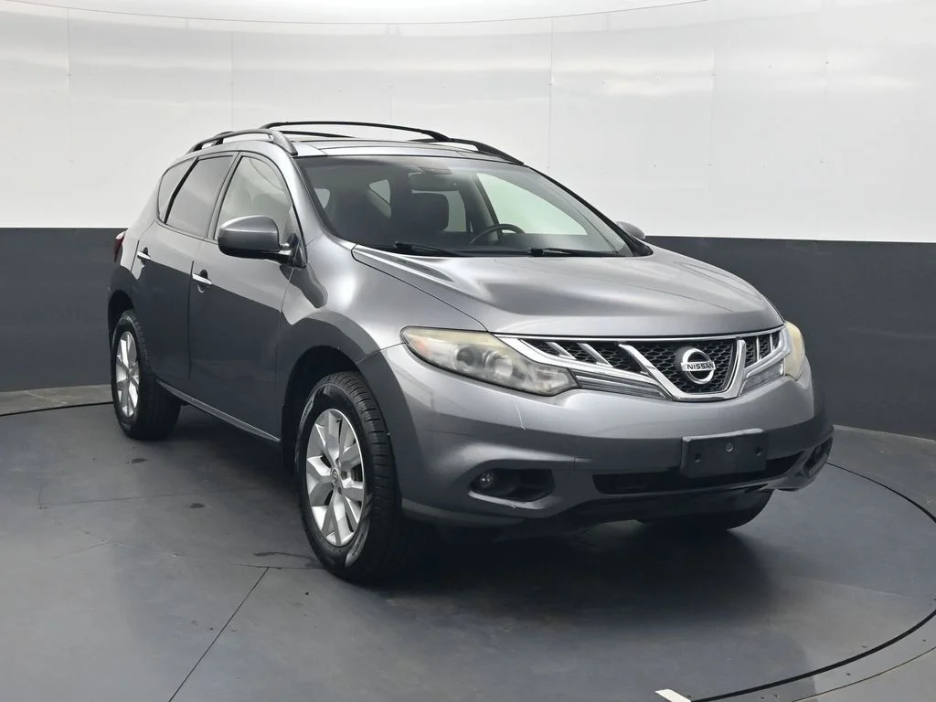 Used 2013 Gray Nissan SL image 2