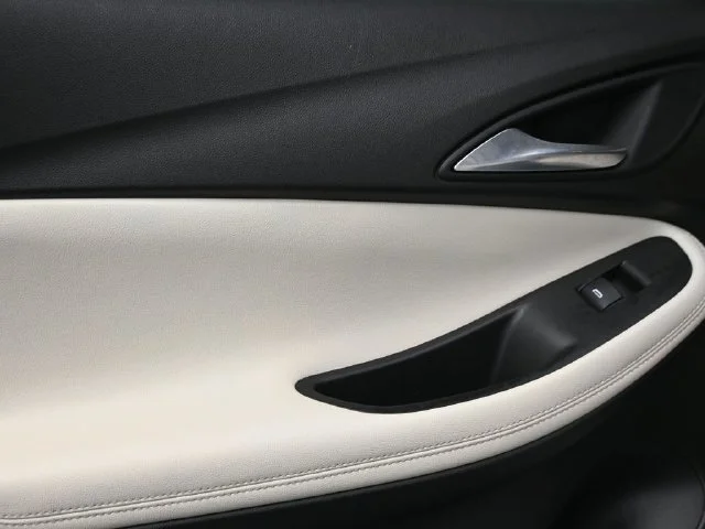 Used 2020 White Buick Select image 11