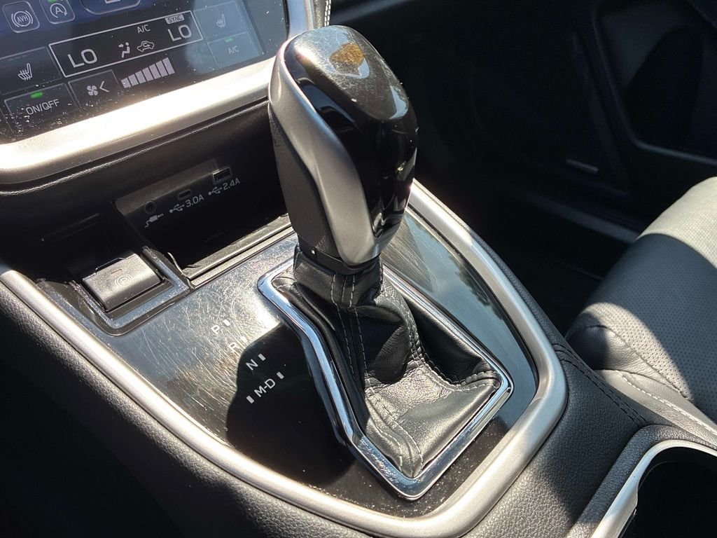 Used 2023  Subaru Limited image 33