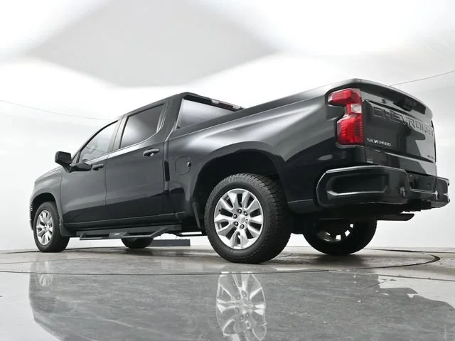 Used 2023 BLACK Chevrolet Custom image 13