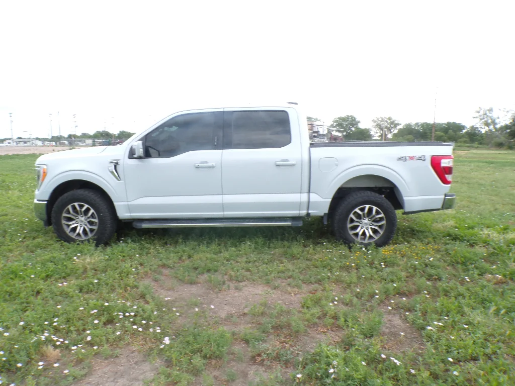 Used 2021 Space White Metallic Ford LARIAT image 7