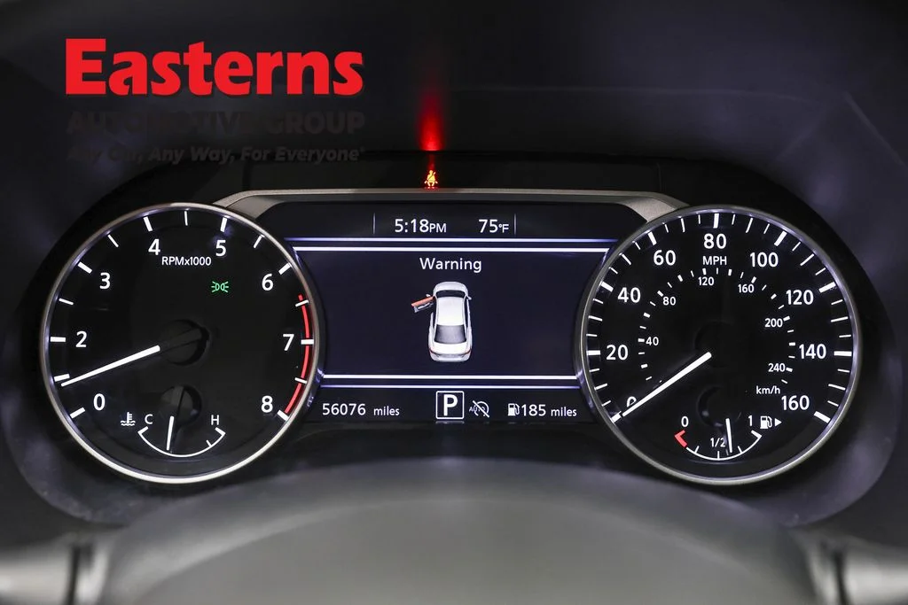 Used 2024 Gray Nissan SV image 18