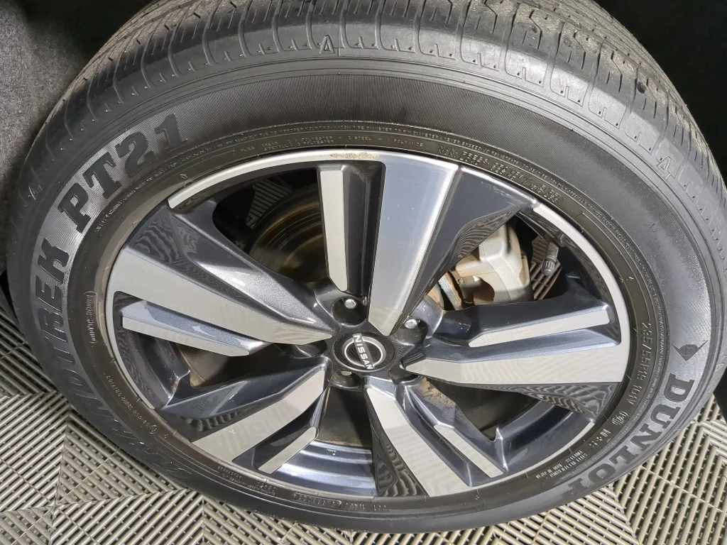Certified Used 2023 Boulder Gray Pearl Nissan Platinum image 17