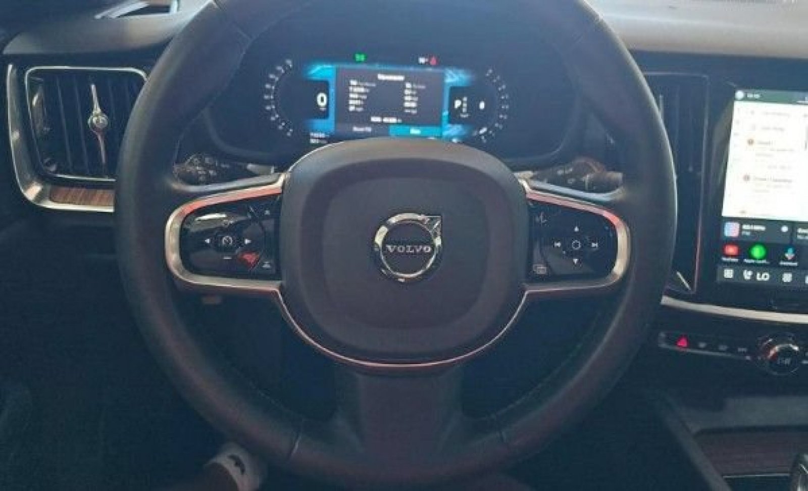 Used 2023 Crystal White Metallic Volvo Plus Black Edition image 11
